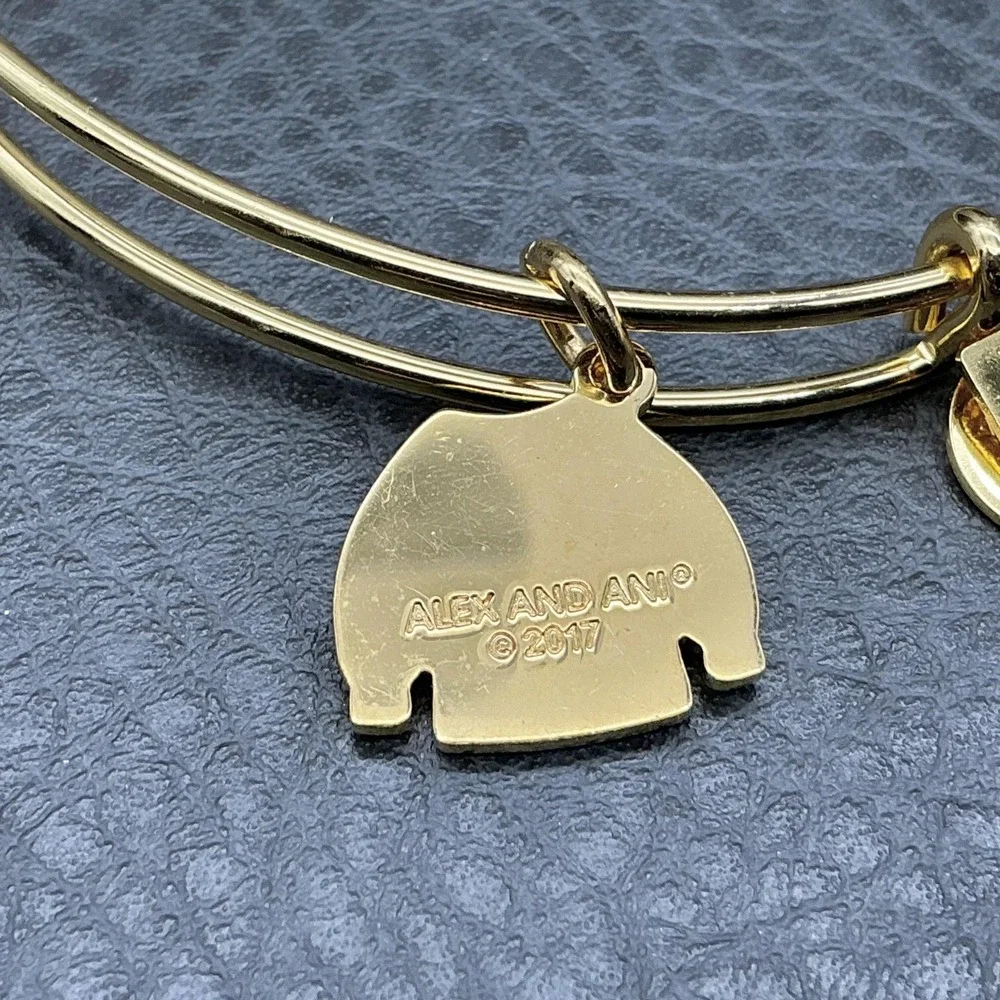 Alex And Ani Gold Tone Reindeer‎ Sweater Charm Bracelet Womens 7 In Christmas